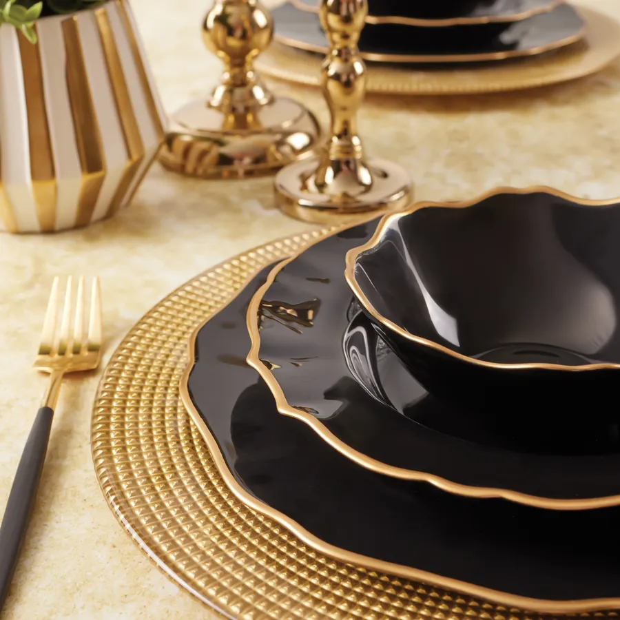 Black square plate outlet set