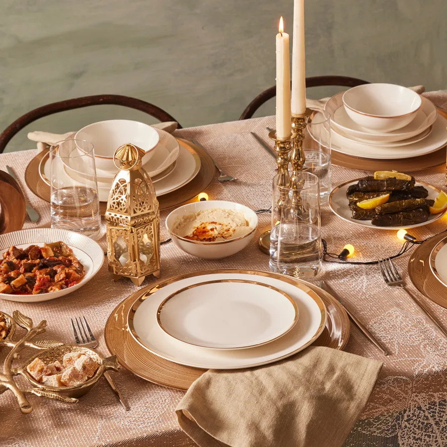 Porcelain dining outlet set